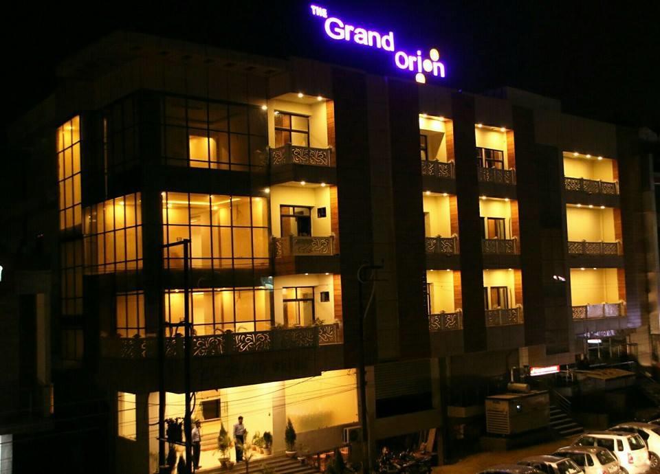 מלון Chinhat The Grand Orion מראה חיצוני תמונה